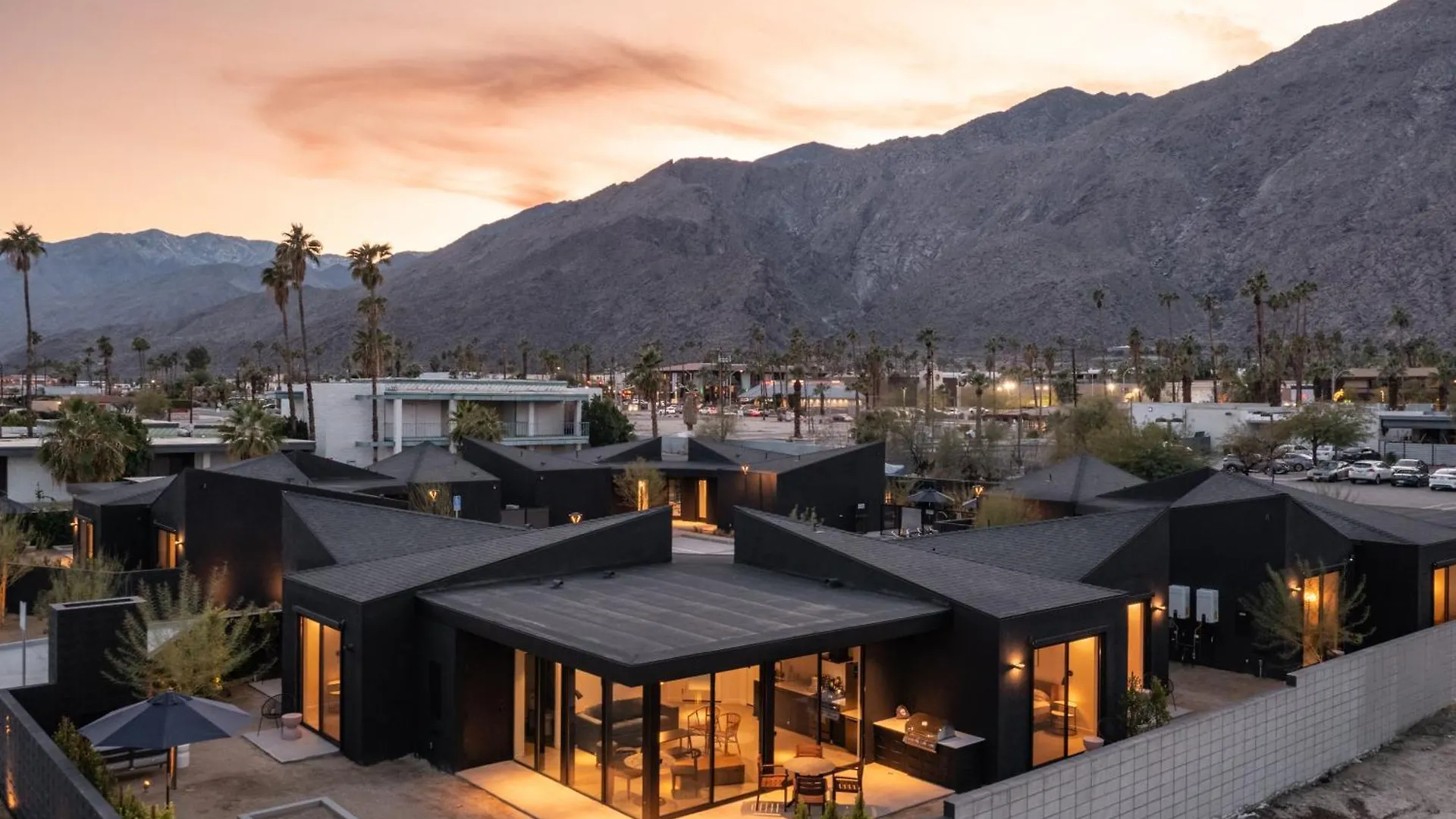 Blackhaus B10 By Avantstay Modern Room Pool Palm Springs Hotel